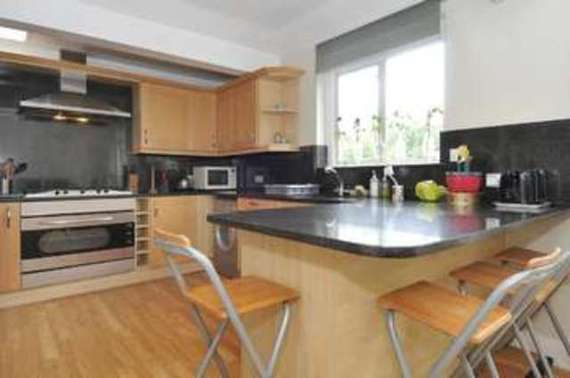 4 bedroom Detached t...